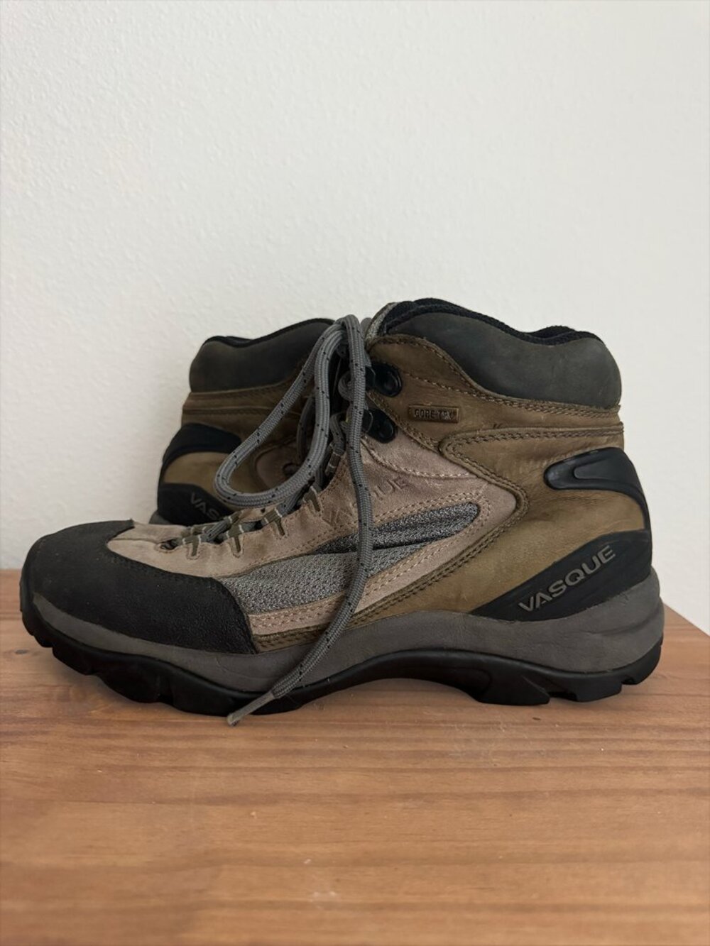 Vasque Gore-Tex Vibram Lace Up Hiking Trail Boots Women's 8.5M